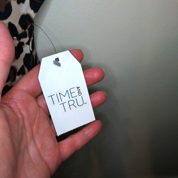 Time And Tru Sexy Keyhole Front Leopard Print One Piece Swimsuit - Picture 6 of 15